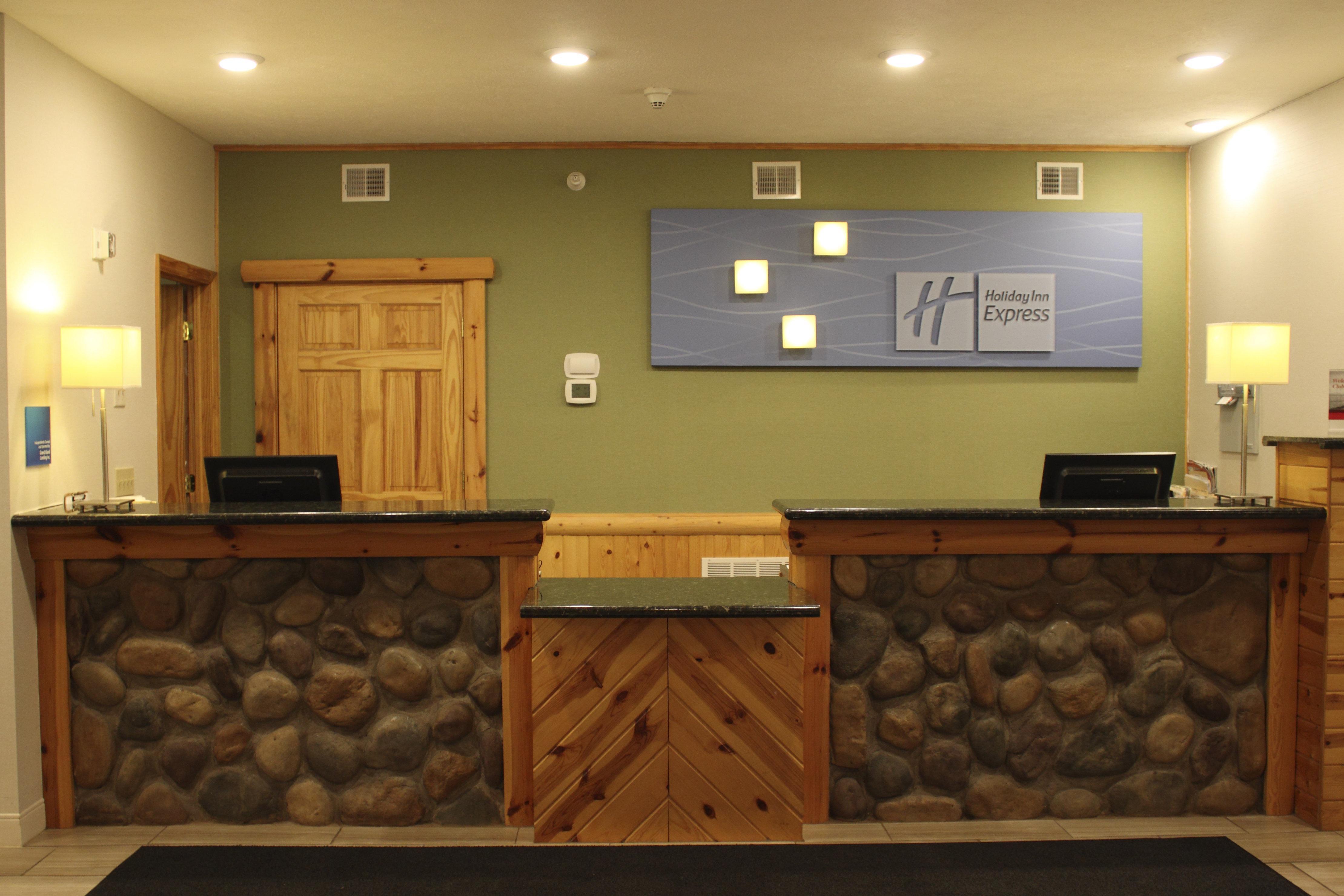 Holiday Inn Express Munising-Lakeview, An Ihg Hotel Eksteriør billede