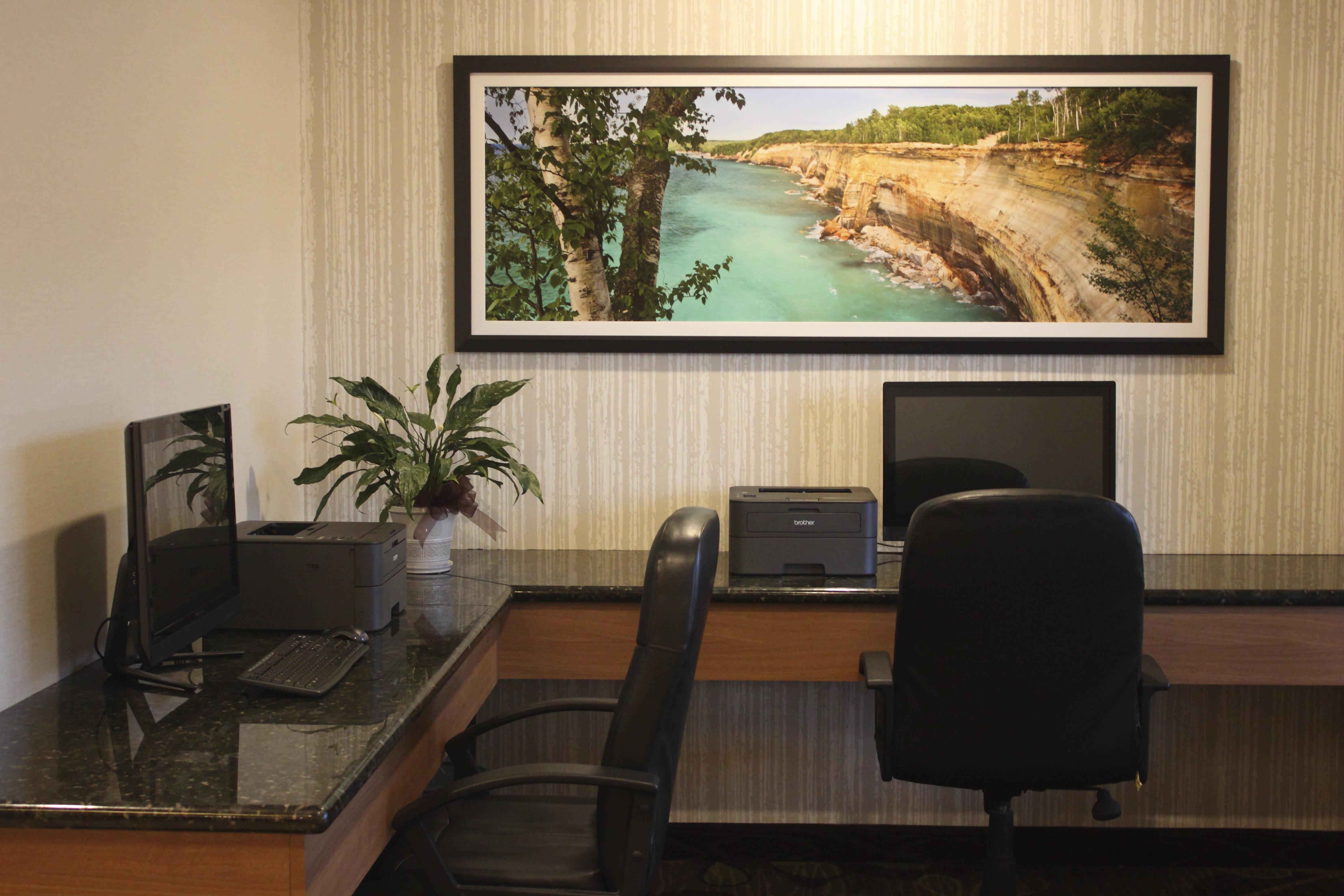 Holiday Inn Express Munising-Lakeview, An Ihg Hotel Eksteriør billede