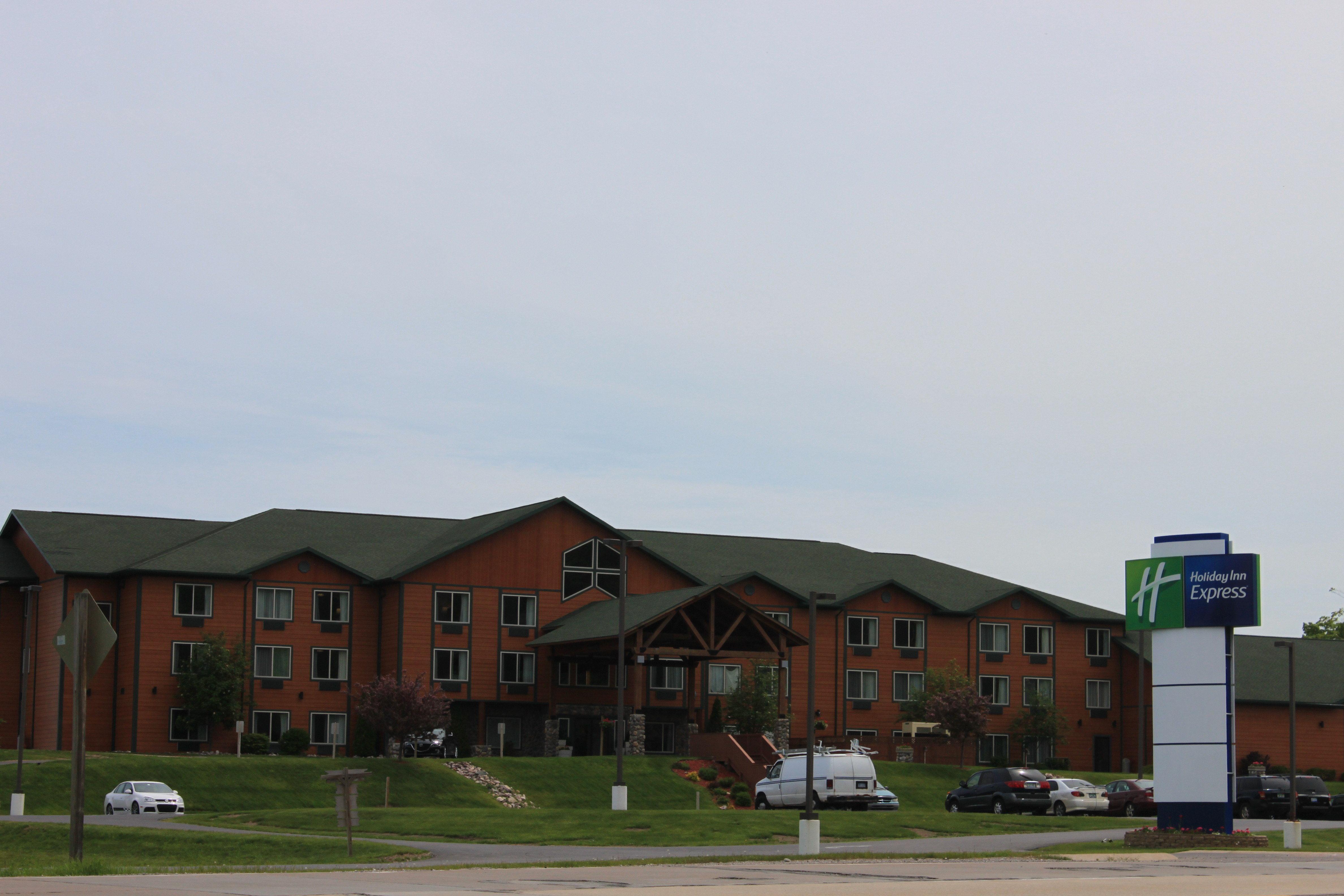 Holiday Inn Express Munising-Lakeview, An Ihg Hotel Eksteriør billede